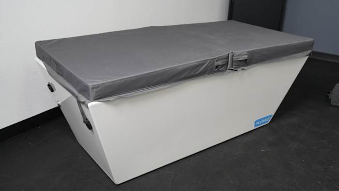 Plunge Cold Plunge Tub with Cover on